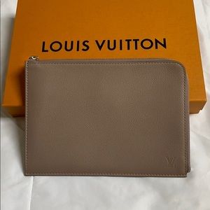 Louis Vuitton Pochette Jour PM Taupe